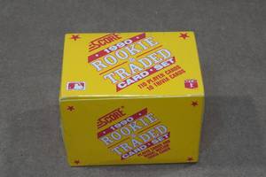 lot 102 image: 1990 Score Rookie & Traded Baseball Card Complete Set