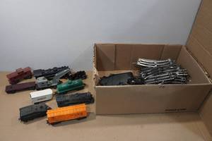 lot 123 image: Vintage MARX Train Set