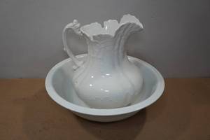 lot 139 image: Vintage Dresden Semi-Porcelain Bowl with Royal Ironstone China Water Pitcher