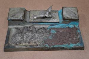 lot 183 image: Vintage Desk Inkwell Stand