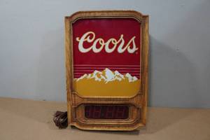 lot 194 image: Vintage Coors Beer Lighted Sign and Clock