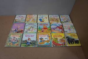 lot 200 image: 12 Vintage Little Golden Books