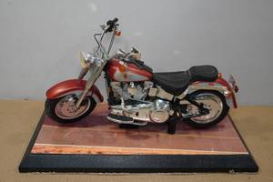 lot 205 image: Barbies Harley Davidson 1999