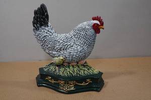 lot 256 image: Vintage Cast Iron Plymouth Rock Chicken Door Stop