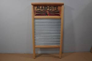lot 258 image: Vintage Style Maid-Rite Washer Board