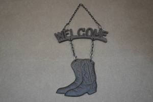 lot 259 image: Cast Iron Western Boot Welcome Sign