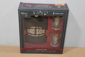 lot 265 image: 8oz Flask and Shot Glass Set - Dad