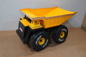 lot 283 image: Buddy L Pressed Steel Dump Truck