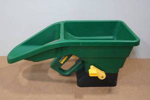 lot 285 image: Expert Garden Seed Spreader