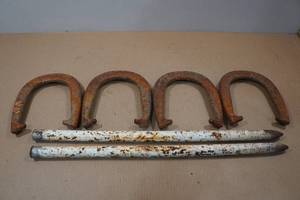 lot 314 image: Horseshoe Yard Game Set