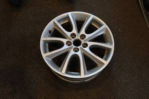 lot 331 image: 5 Bolt Mag Wheel - 17 x 7 - 5 x 4 Bolt Pattern