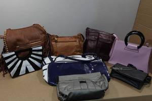 lot 338 image: Assorted Purses