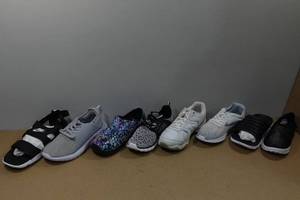 lot 340 image: 8 Pairs of Womens Shoes - Mostly Size 10