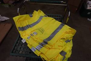 lot 354 image: Hi-Vis Vests - XL, XXL