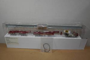 Die-Cast Productions Peterbilt 389 Day Cab Tri-Axle Truck with Trailes 1:64 Scale Replica