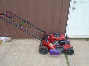 lot 102 image: Craftsman EZ walk self propelled mower. Pulls over, Needs a carburetor. As shown.