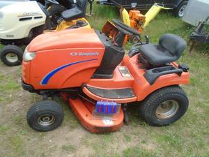 lot 111 image: Simplicity Broadmoor. 20 hp. 46 cut. Hydro trans. New carb. Runs great. Mows. As shown.
