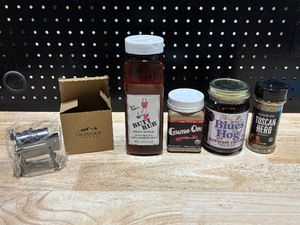lot 24 image: Assortment of BBQ Sauce & Seasoning