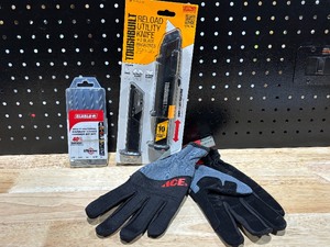 lot 47 image: Diablo Bit Set, Reload Utility Blade and XXL Utility Gloves