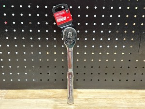 lot 53 image: 12 Inch Low Profile Ratchet