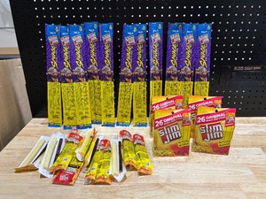 lot 11 image: Slim Jim Beef Sticks