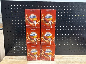 lot 16 image: Internationale Delight Coffee Creamer