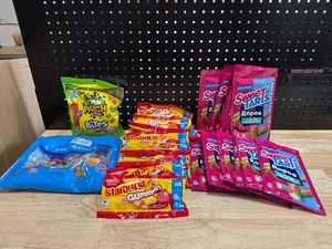lot 18 image: Assorted Candy and Gum