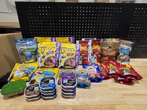 lot 36 image: Pet Food and Treats