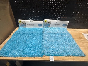lot 52 image: Microfiber Bath Rugs