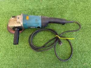 lot 13 image: Makita 7 Grinder