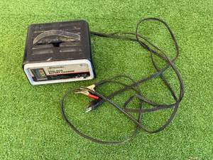 lot 14 image: Schumacher Dual Rate Battery Charger