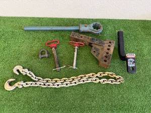 lot 73 image: Mixed Lot - Pins, Chain, Receiver