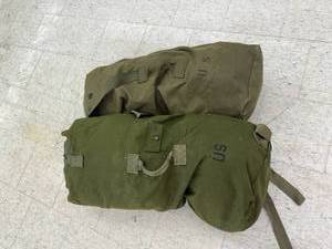 lot 80 image: US Military Bags & Sleeping Bags