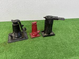 lot 114 image: Car Jacks