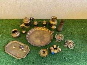 lot 131 image: Brass Items