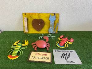 lot 151 image: Metal Signs & Decor