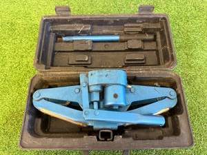 lot 166 image: 1 Ton Scissors Jack