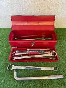 lot 169 image: Large Wrenches & Tool Box