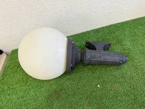 lot 176 image: Large Outdoor Light Fixture