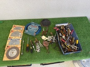 lot 227 image: Tools & Saw Blades