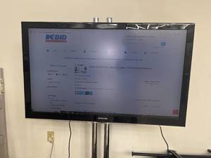 lot 10 image: Samsung LN52C530  52 LCD TV (1080p)  MSRP $300