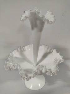 lot 1 image: Fenton Silver Crest One Horn Epergne