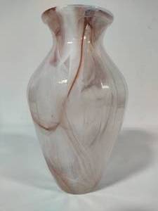 lot 44 image: Vetreria Lux Hand Blown Frosted Swirl Art Glass Vase