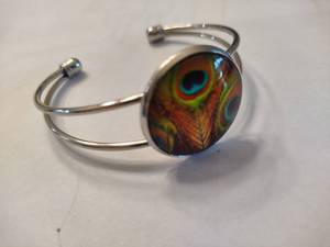 lot 124 image: Peacock Bracelet