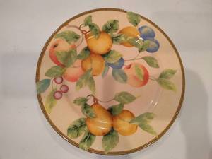 lot 134 image: PTS International Interiors Newbury Chop Plate