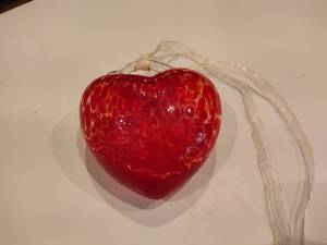 lot 138 image: Glass Heart Suncatcher