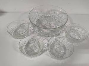 lot 131 image: Arcoroc Salad Bowl & Four Matching Serving Bowls