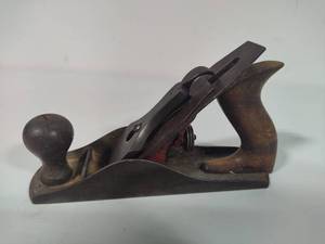 lot 143 image: Stanley No. 4 Plane
