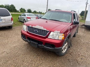 lot 17 image: 2003 Ford Explorer