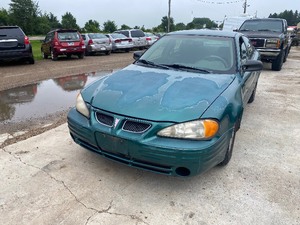 lot 24 image: 1999 Pontiac Grand Am